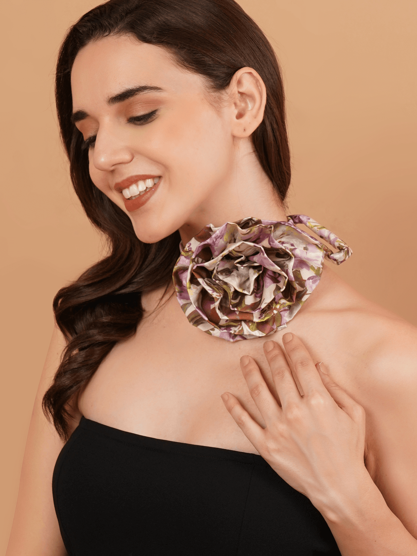 Magnetism SATIN Flower Choker with Pearl