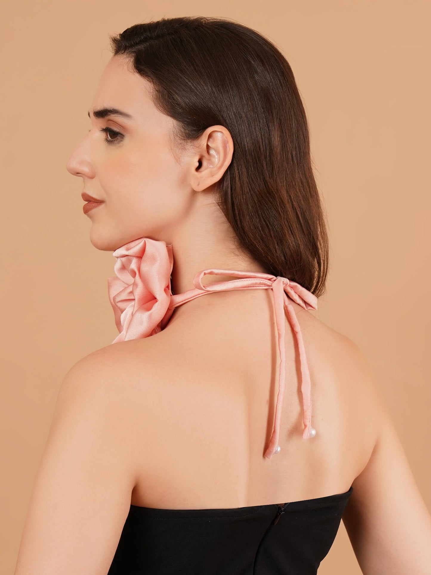 Magnetism Open Flower Choker with Pearl