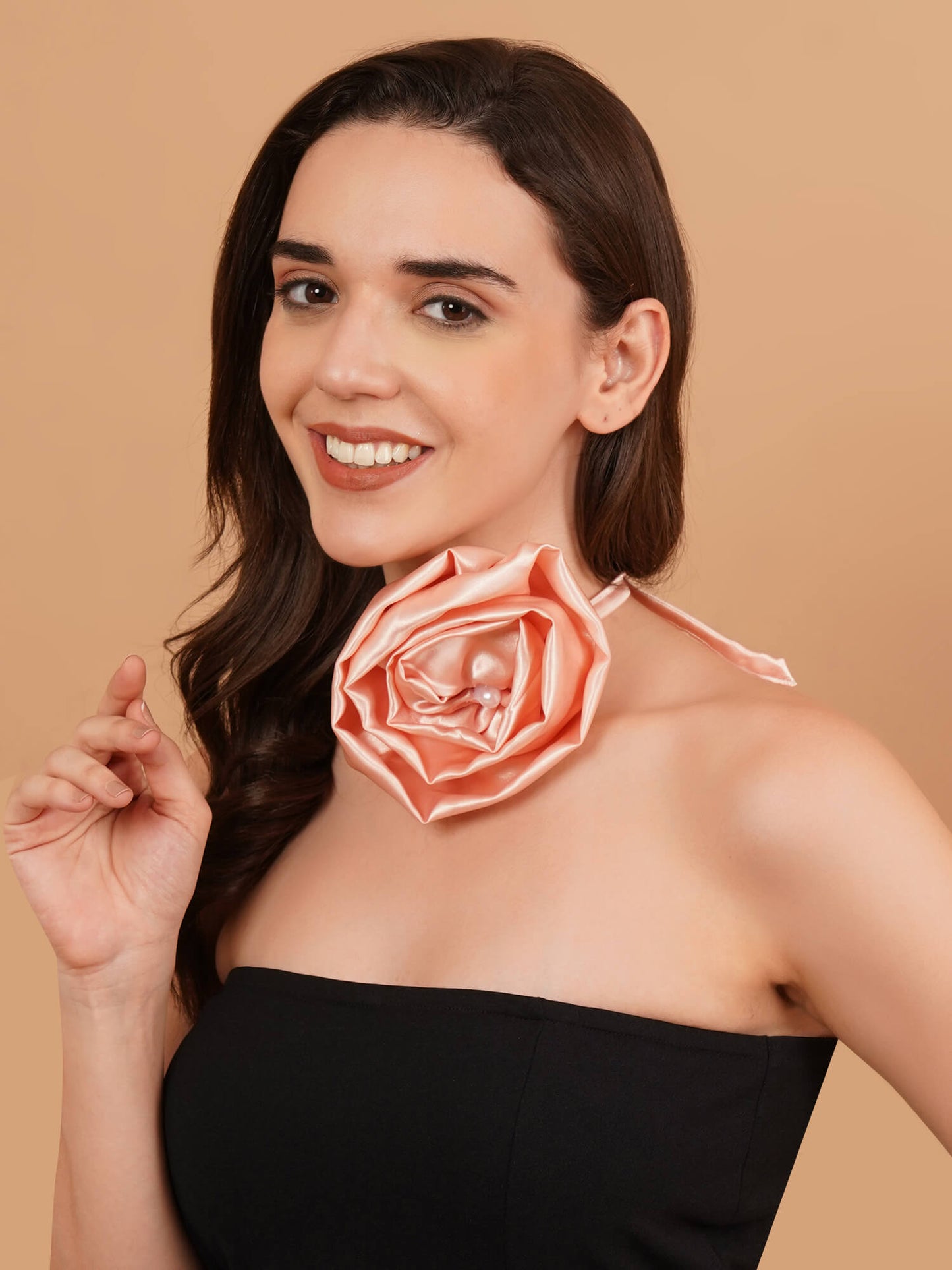 Magnetism Peach Flower Choker with Pearl