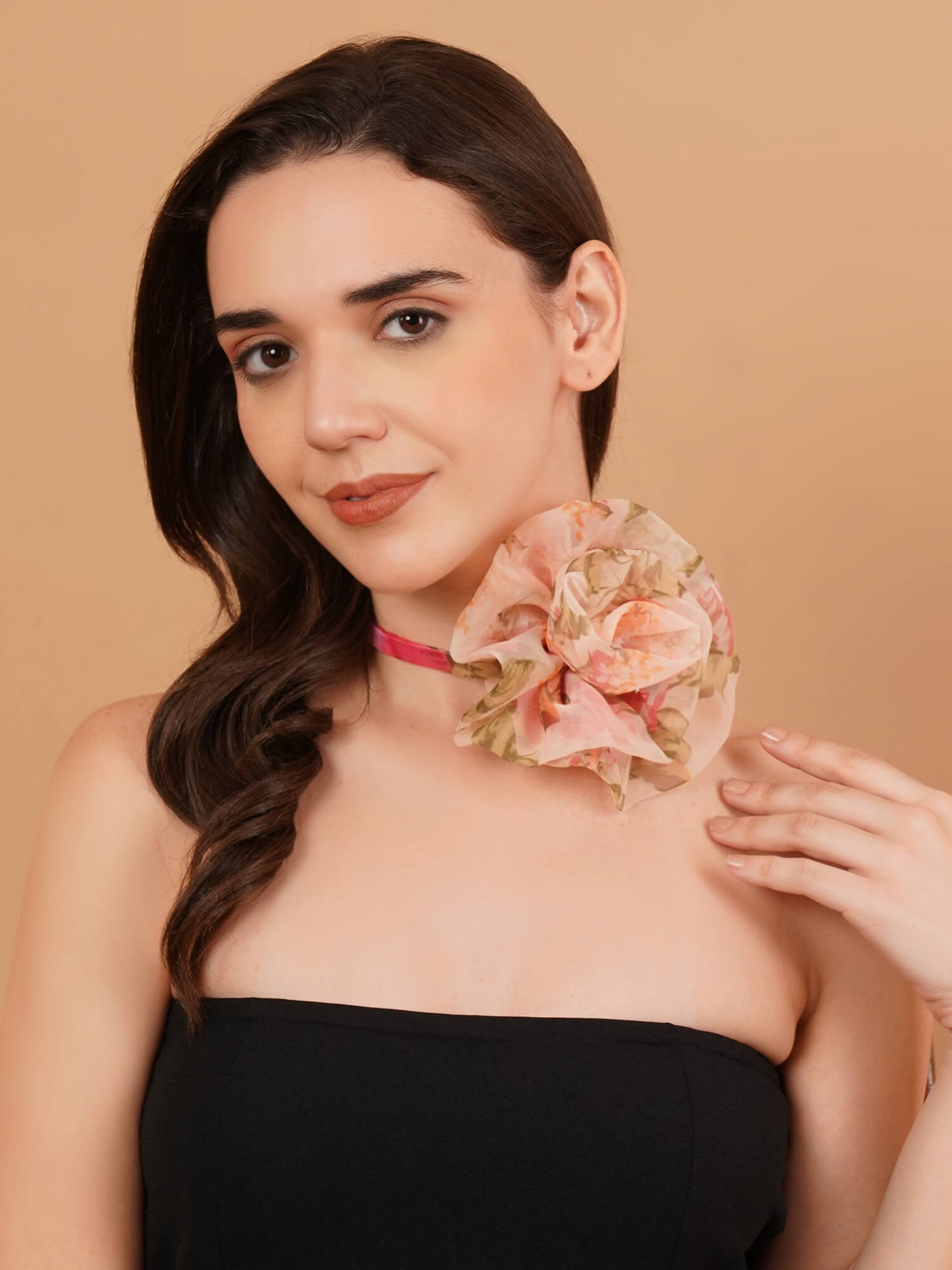 Magnetism Organza Flower Choker with Pearl