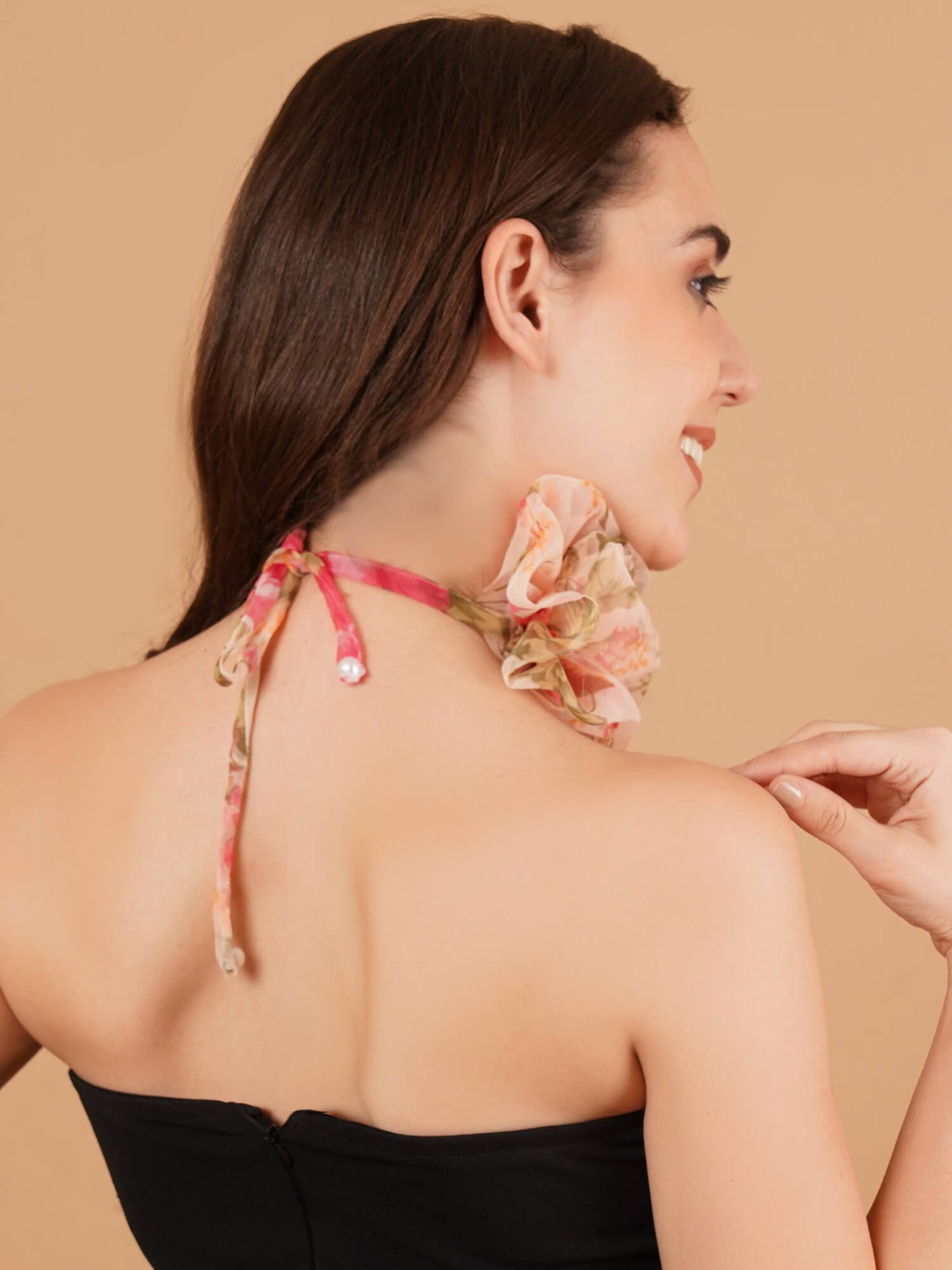 Magnetism Organza Flower Choker with Pearl