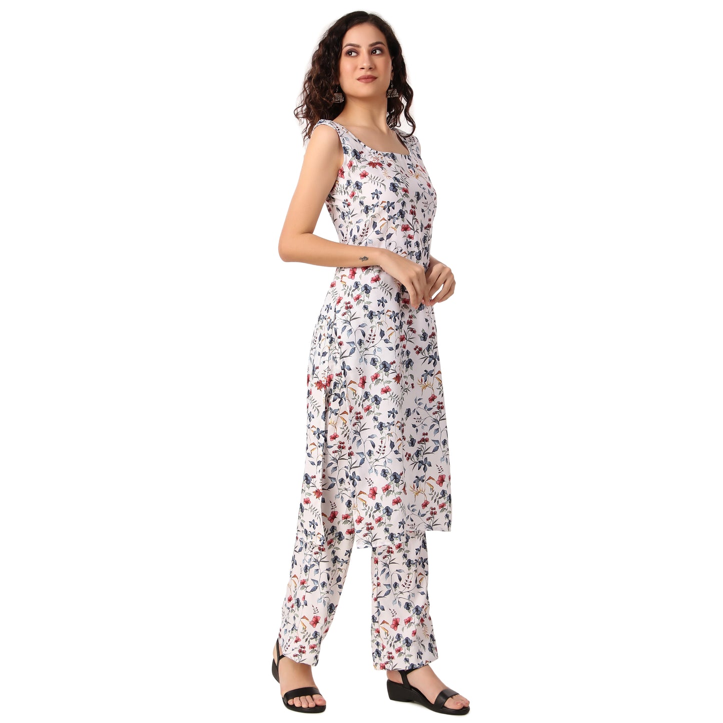 Magnetism Floral Print Kurti with Pant