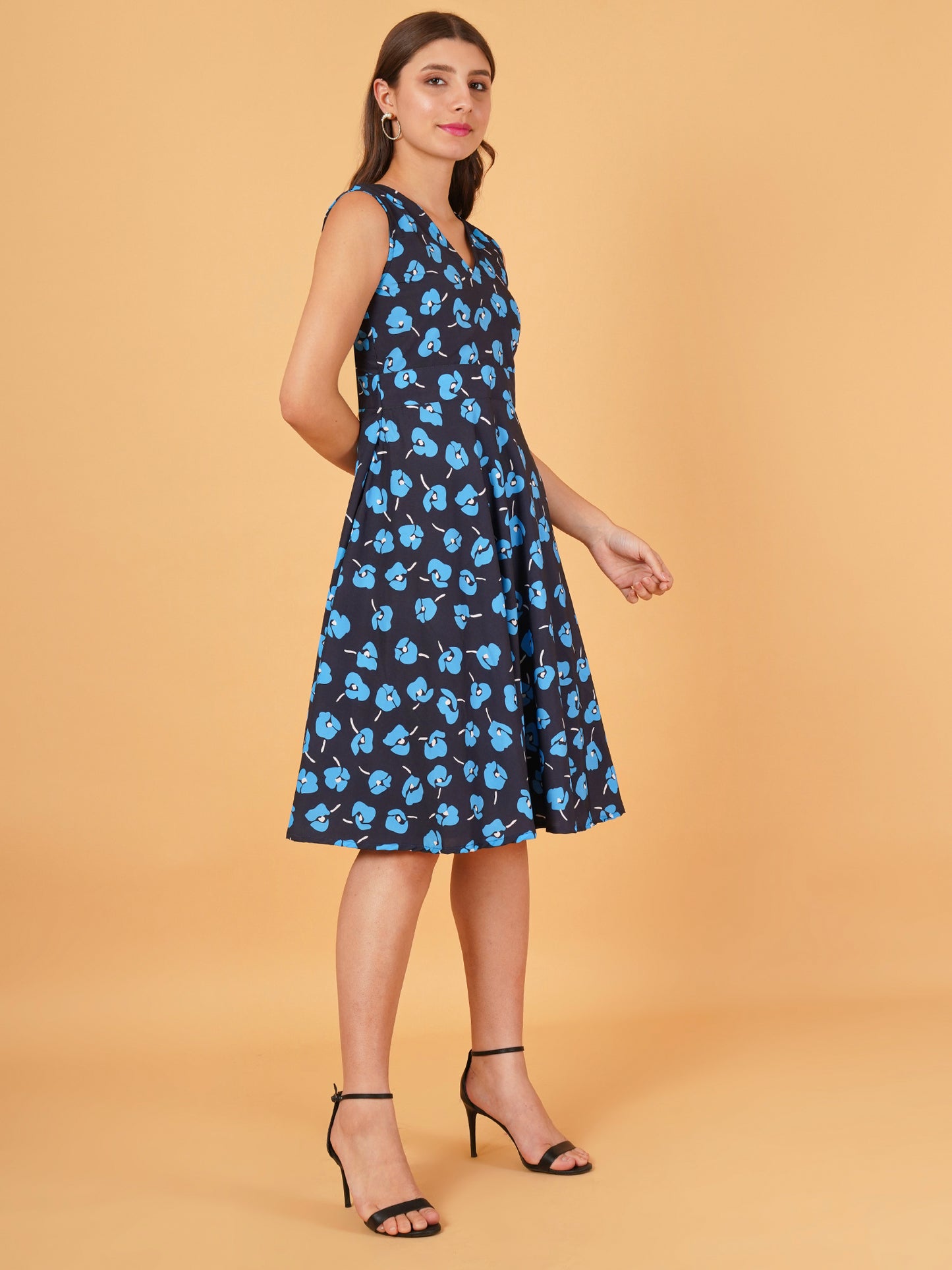 Sleeveless short Satin dress
