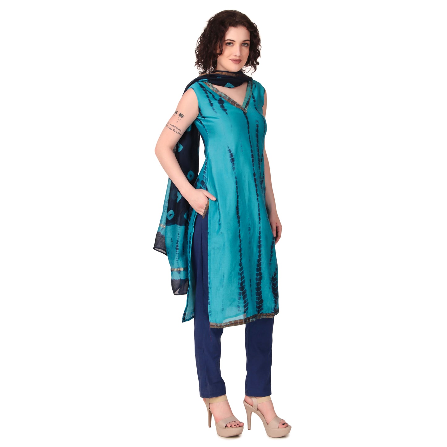 Magnetism Maheshwari Silk Suit Set with Pant for Women