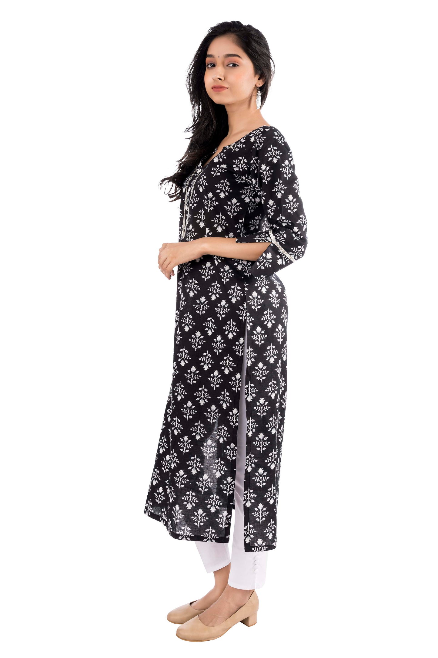MAGNETISM Cotton Fabric Floral Printed Round Neck Kurti